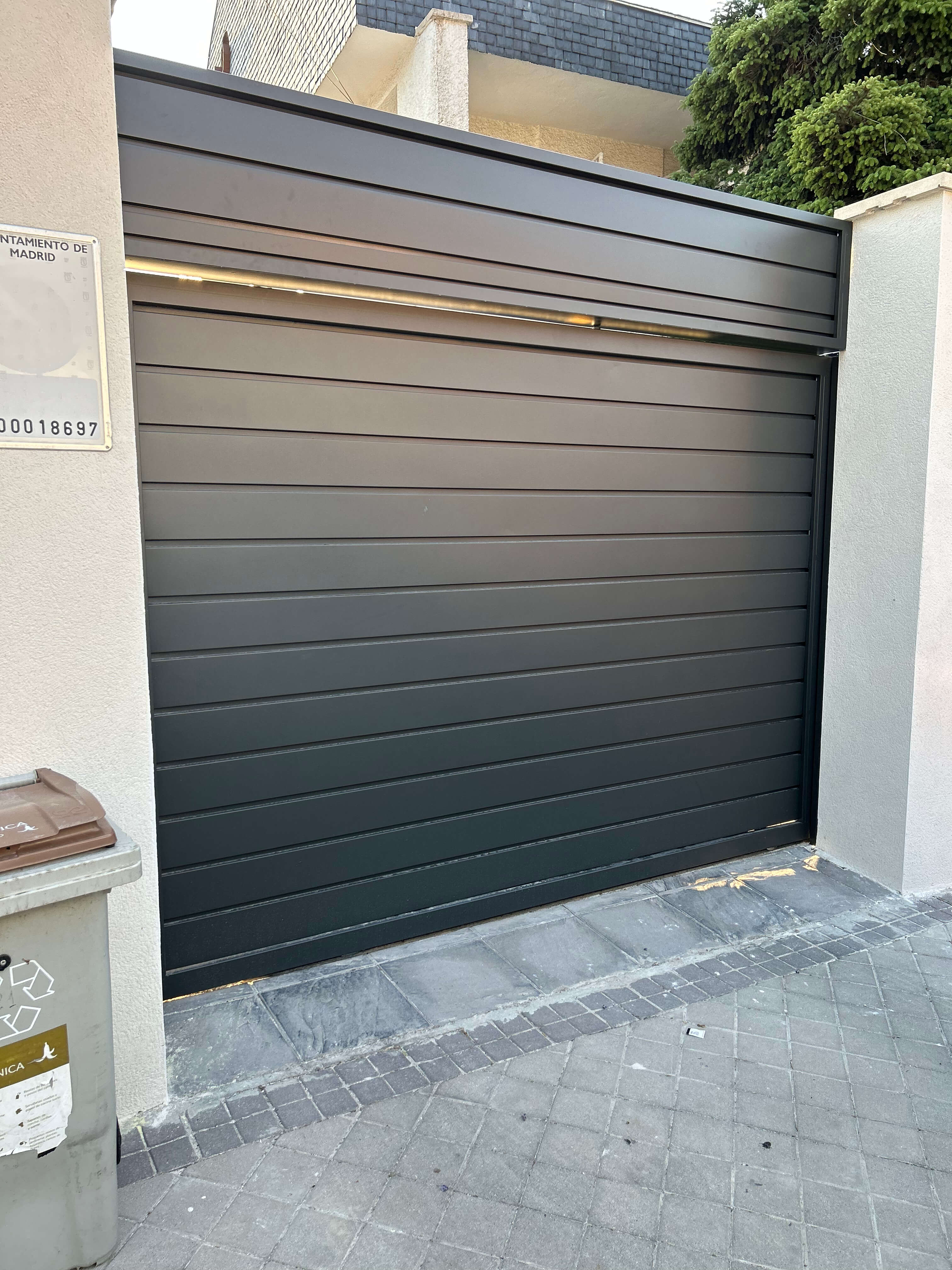 Puertas de garaje y automáticas 7